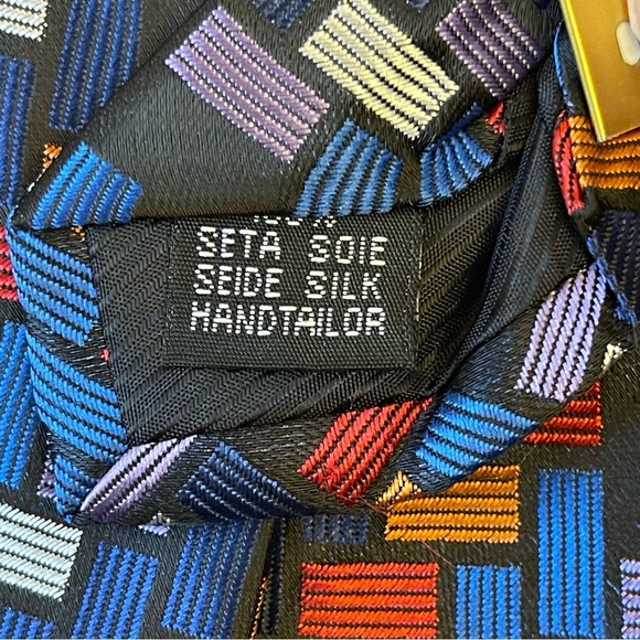 Handmade Italian Silk Tie ~ Fabulous Geometric Print - Picture 5 of 6